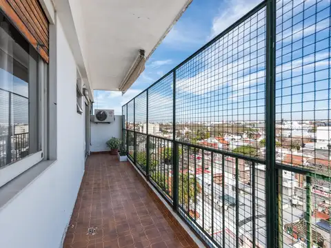 Venta de 4 ambientes con balcón en Villa Urquiza