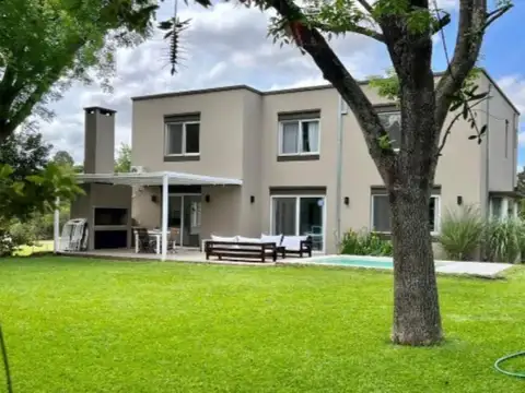 Casa en Venta los Cardales 7 ambientes con Pileta