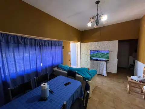 Casa 4 ambientes con 1 baño