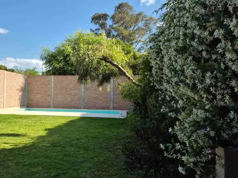 Venta Casa con pileta quincho La reja APTO CREDIT0