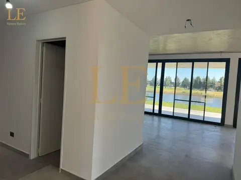 Casa 5 ambientes con 5 baños
