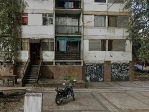 En Venta Departamento de 3 Ambientes con Balcon Corrido F: 10571