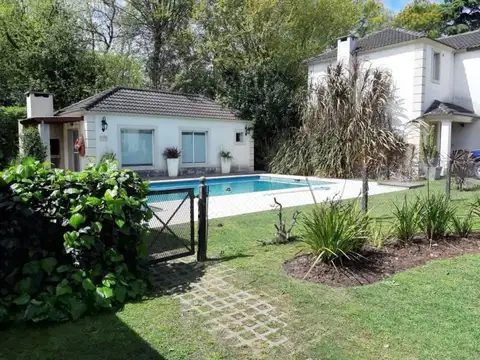 Casa 3 ambientes con 2 baños