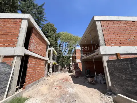 Depto Tipo Casa 2 ambientes con 2 baños