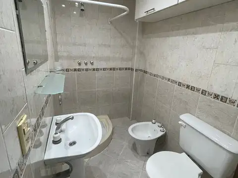 Depto Tipo Casa en Alquiler en Pompeya, $ 1.200.000