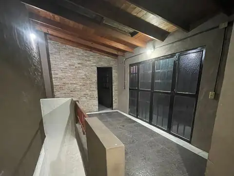 4 ambientes PH con patio y terraza