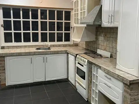 4 ambientes PH con patio y terraza