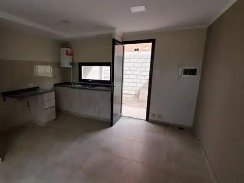 Depto Tipo Casa en Venta con 1 cocheras
