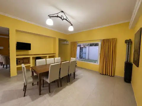 Casa quinta Av. Eva Perón Nº 2875