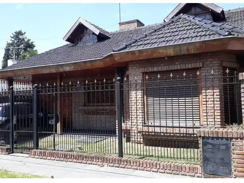 Casa en Venta en Castelar, USD 290.000