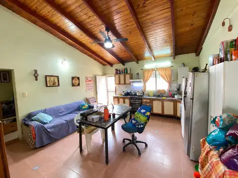 Casa 4 ambientes con 1 baño