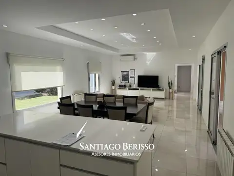 Casa 5 ambientes con 1 baño