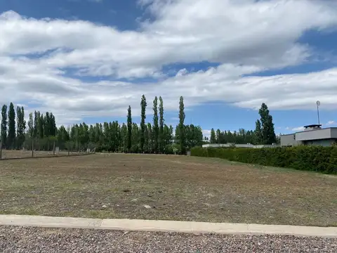 ESPECTACULAR TERRENO EN BARRIO PRIVADO ENTREVIDES