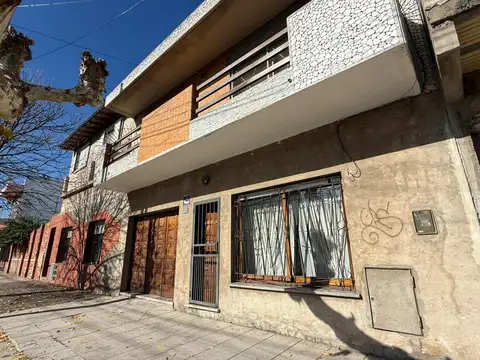 VENTA CASA 4 AMB + DTO FONDO EN VILLA DOMINICO