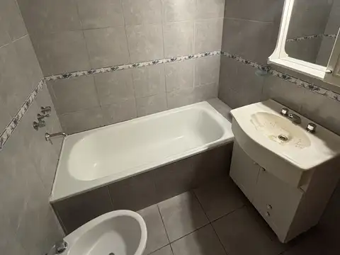 Departamento en Alquiler con 1 cocheras