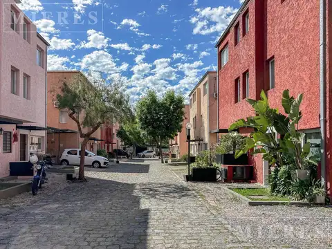 Barrio Cerrado La Esquina.- Liniers 1620