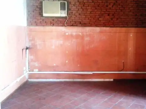 Casa 5 ambientes con 1 baño