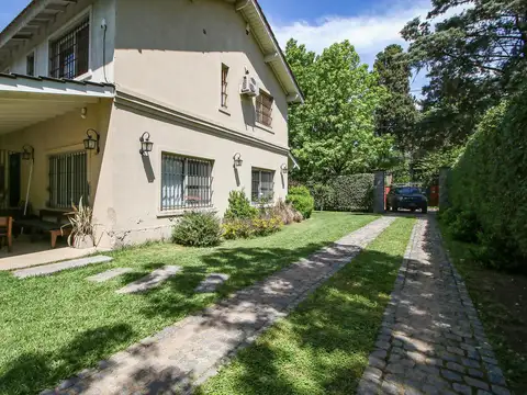 Casa en Venta con 1 cochera