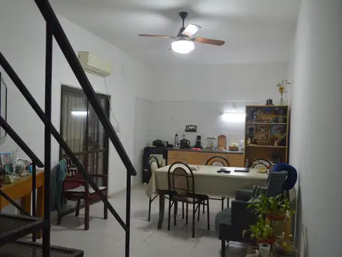 VENTA CASA EN ZONA SUR. DOS DORMITORIOS Y COMODÍN