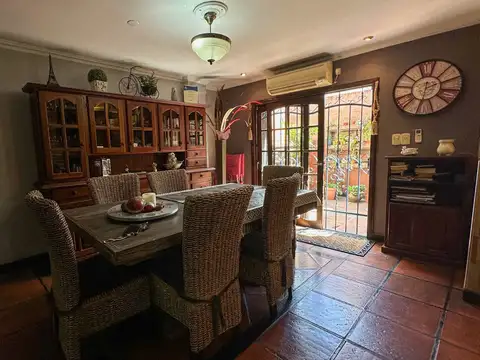 Casa en Venta con 1 cochera