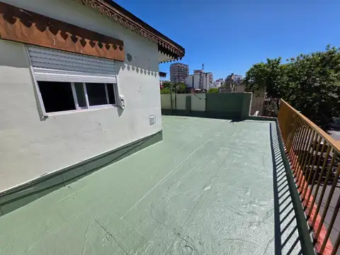 Depto Tipo Casa en Alquiler de 3 ambientes
