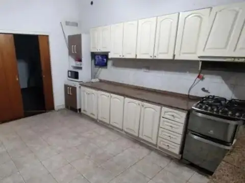 Casa en Venta en Moron Sur, USD 180.000