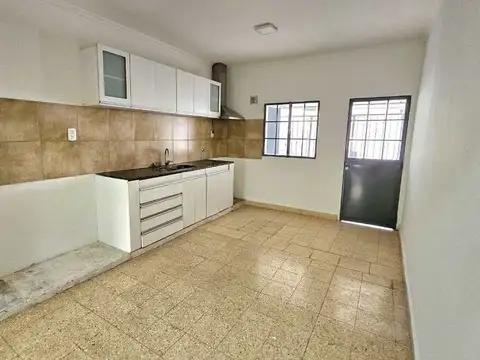 VENTA CASA 4 AMB Y 3 DUPLEX OPORTUNIDAD MORENO