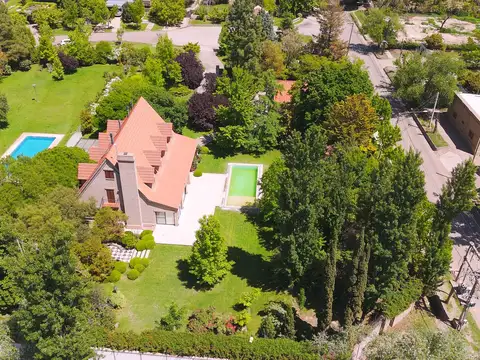 Casa en venta en Barrio Privado en Chacras de Coria