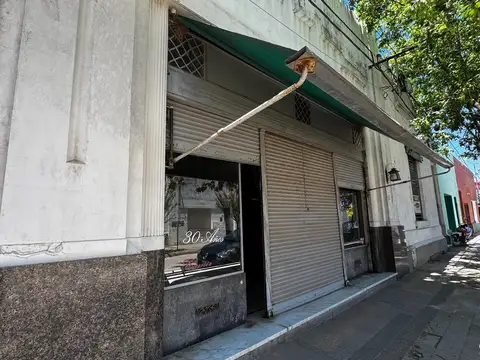 Local y vivienda en venta en Carmen De Areco