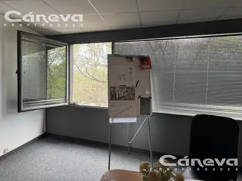 Oficina en Lomas de San Isidro