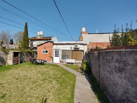 Casa en PH con lote libre