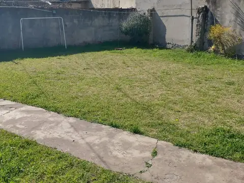 Casa en PH con lote libre