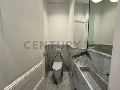 Oficina 5 ambientes con 2 baños