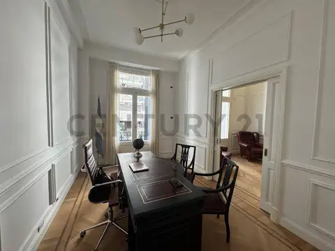 Venta Oficina Piso de Estilo Refaccionado a Nuevo Esmeralda y Libertador Retiro