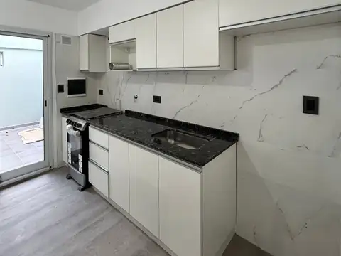 PH en venta 4 amb c/ patio y terraza! Olivos