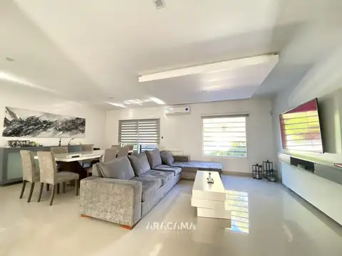 Casa en Venta al Este