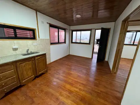 Casa 2 ambientes con 1 baño