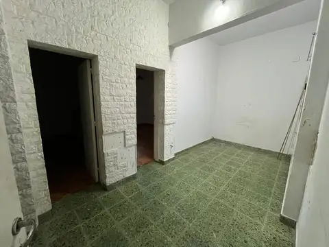 Tipo casa 3 ambientes al frente