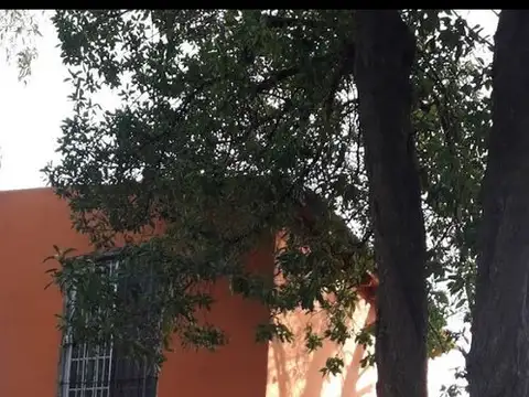 Casa 2 ambientes con 1 baño