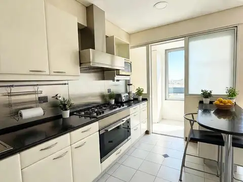 Departamento 4 ambientes con 5 baños