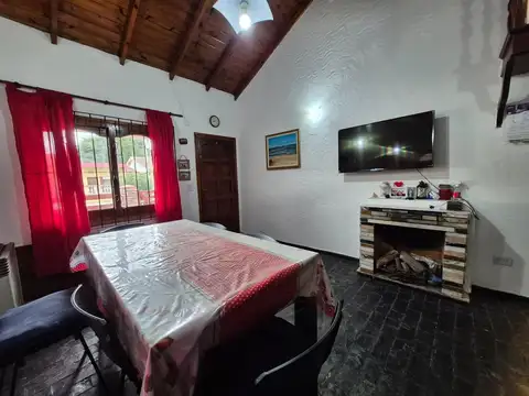 Casa en Venta con 2 cocheras