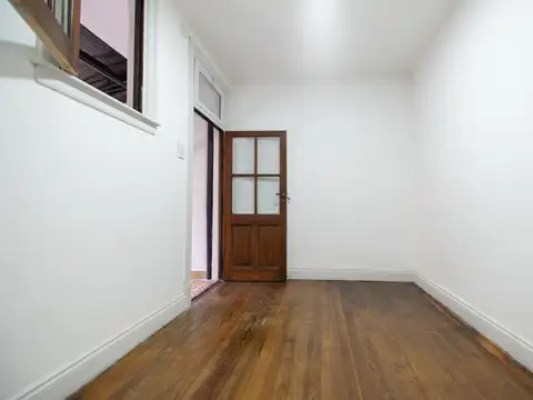 VENTA PH 3 AMBIENTES MAS PATIO  –SIN EXPENSAS - SE ACEPTA PERMUTA
