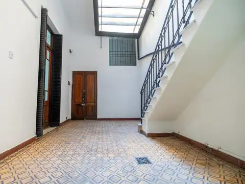 Depto Tipo Casa en Venta 50 años