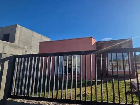 CASA EN BARRIO LOS ARENALES