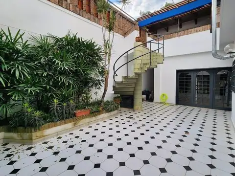 Casa en venta 4 dormitorios - Juan Manuel de Rosas al 3400