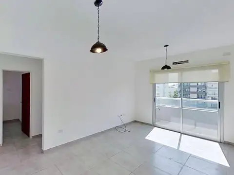 Departamento de Un Dormitorio con Balcón. Apto Banco.  Zona Pza Malvinas