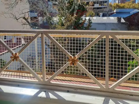 Depto de 2 amb en hermosa zona de Colegiales