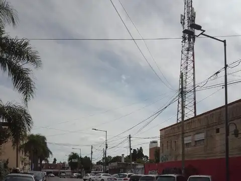 INMUEBLE COMERCIAL EN INMEJORABLE ZONA COMERCIAL