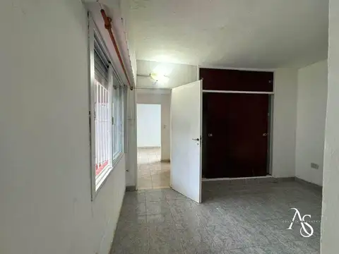 Depto Tipo Casa 30 ambientes con 1 baño