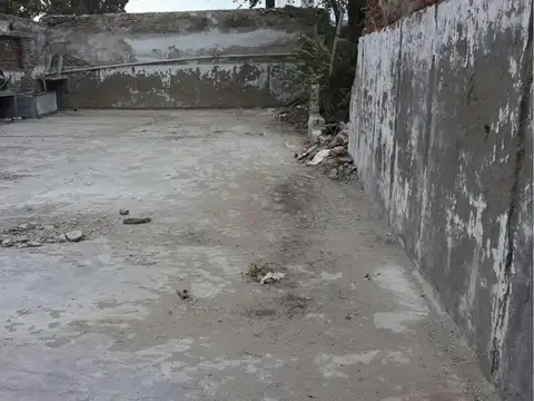 VACCHINA 200 Y SAN MARTIN, SE VENDE, 3660m2 DE TERRENO CON V